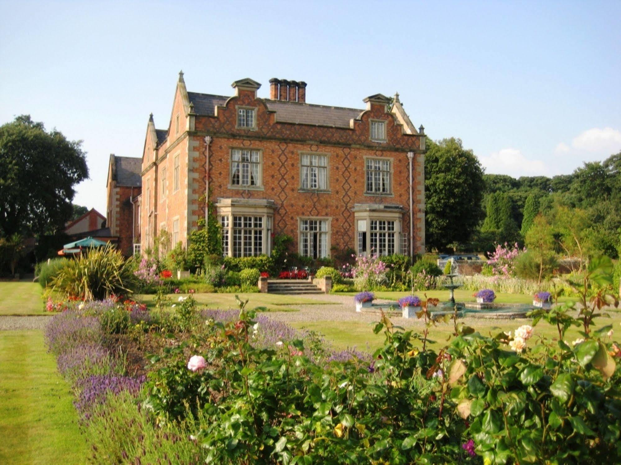 Willington Hall Hotel Tarporley Exterior photo