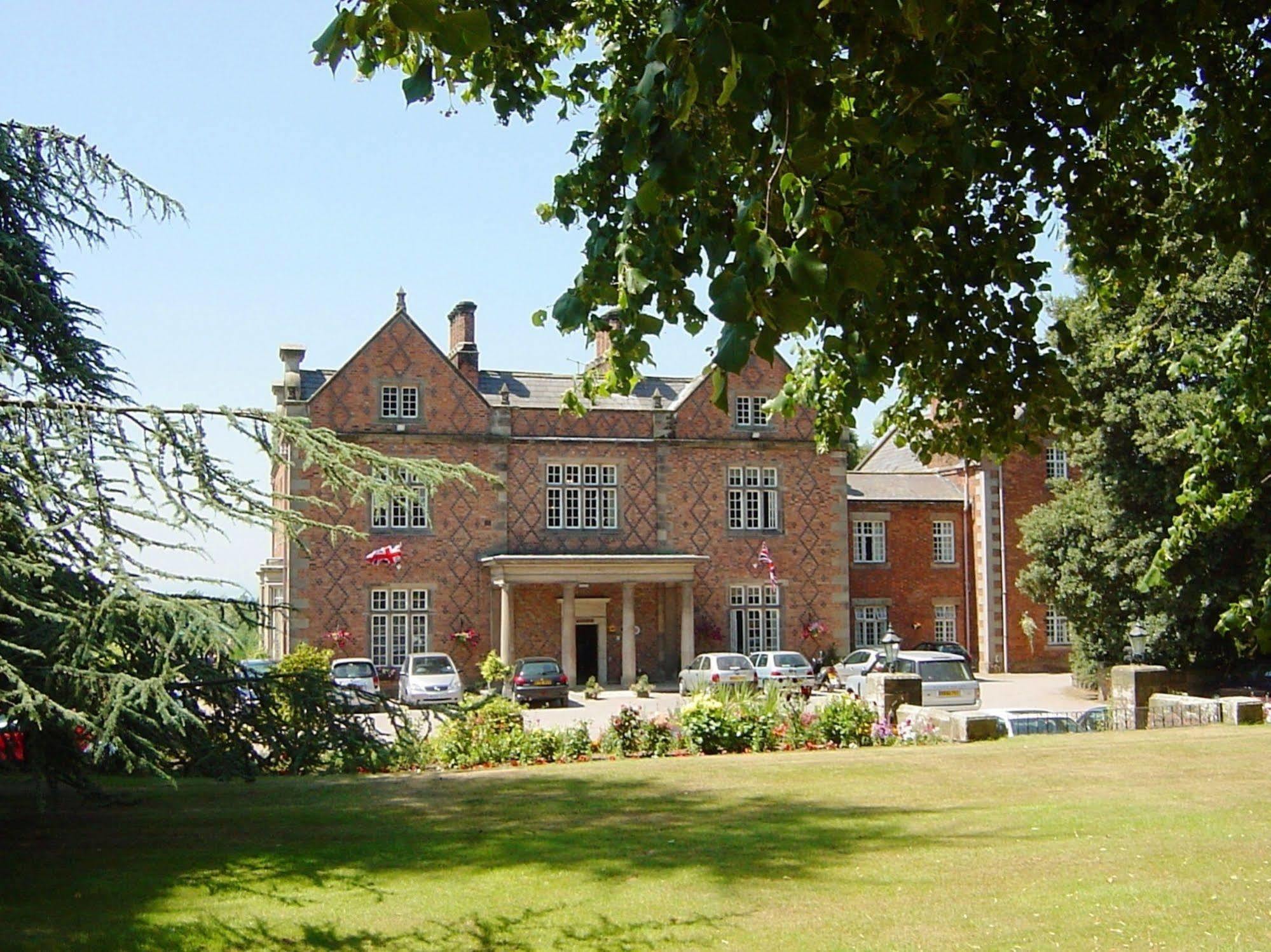 Willington Hall Hotel Tarporley Exterior photo